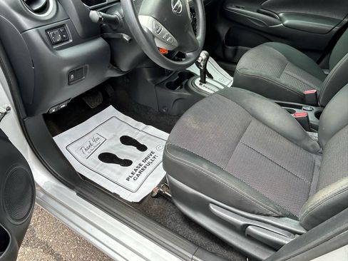 Used 2019 Nissan Versa SV FWD image 10