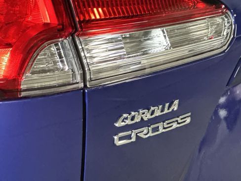 Used 2025 Toyota Corolla Cross LE FWD image 10