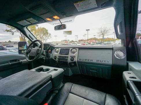 Used 2016 Ford F250 XLT w/ XLT Value Package image 30