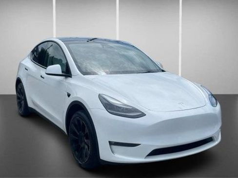 Used 2023 Tesla Model Y Long Range AWD/4WD image 2