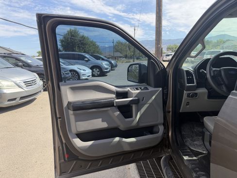 Used 2015 Ford F150 XLT AWD/4WD image 17
