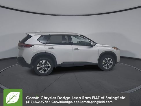Used 2021 Nissan Rogue SV image 16