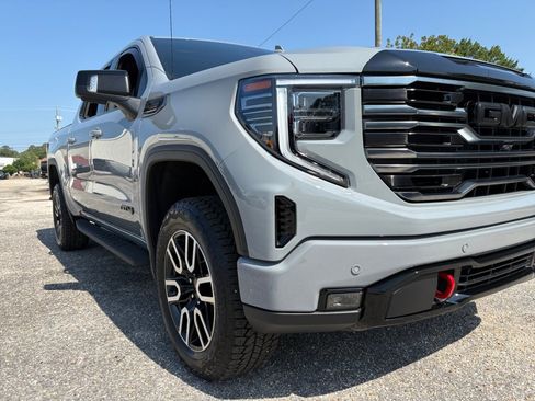 Used 2025 GMC Sierra 1500 AT4 w/ AT4 Premium Package AWD/4WD image 24