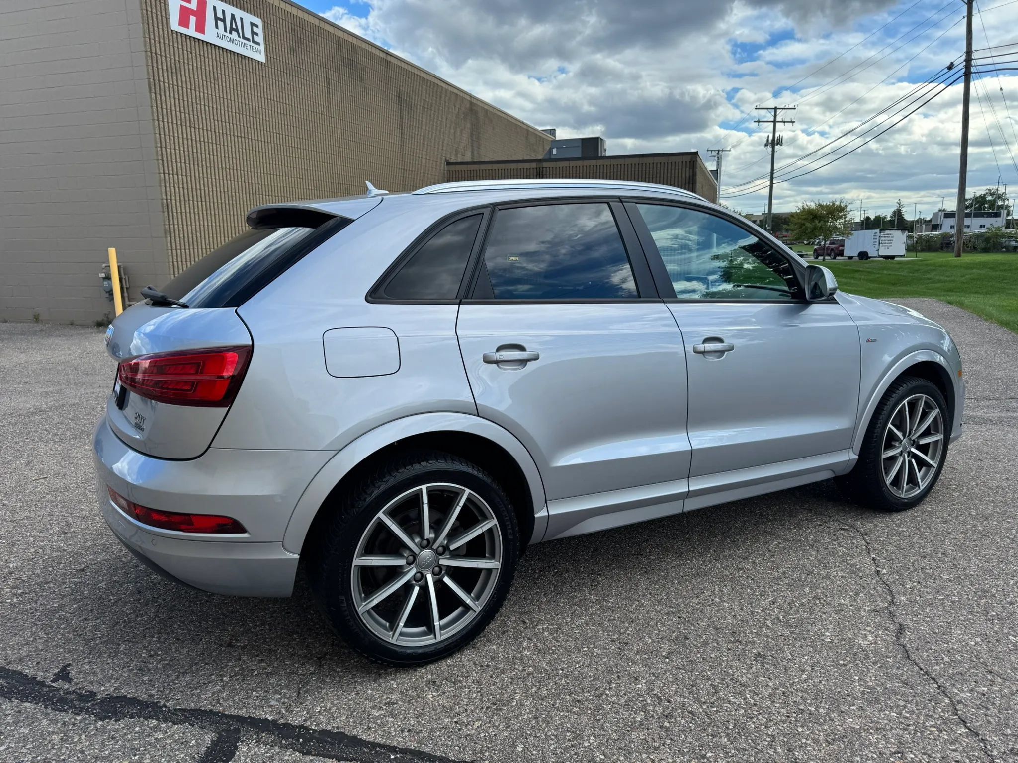 Used 2018 Audi Q3 2.0T Premium w/ Convenience Package AWD/4WD image 10