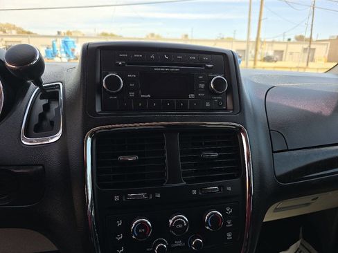 Used 2016 Dodge Grand Caravan SE w/ Quick Order Package 29E SE image 15