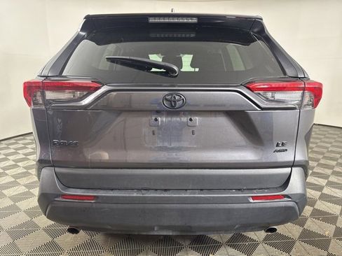Used 2021 Toyota RAV4 LE image 22