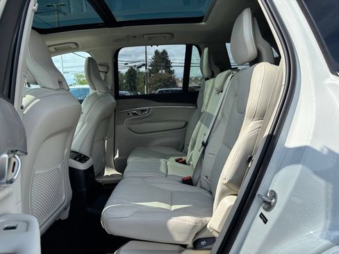 Certified 2024 Volvo XC90 T8 Ultimate w/ Protection Package Premier AWD/4WD image 21