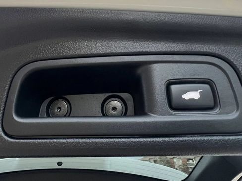 Used 2017 Honda Pilot Elite image 10