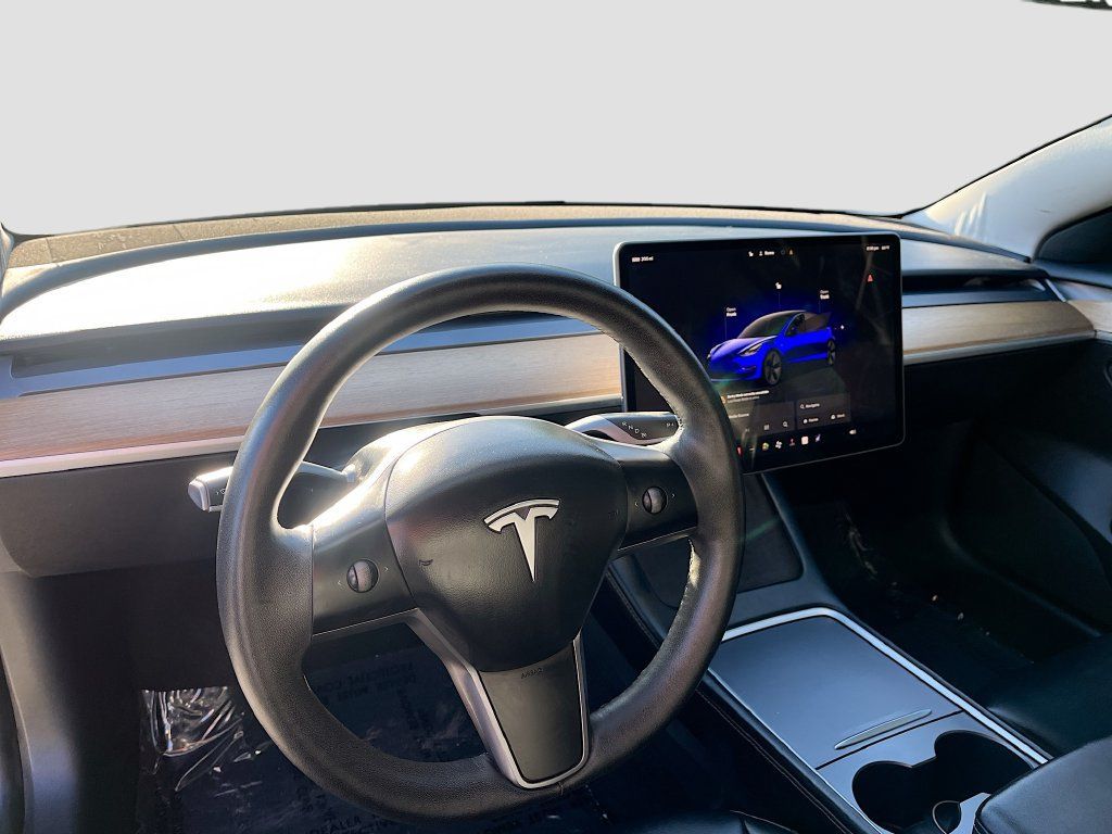Used 2023 Tesla Model 3 Standard Range RWD image 9