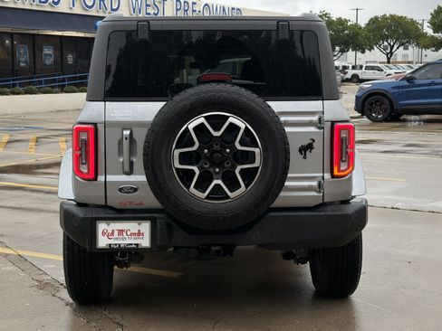 Used 2024 Ford Bronco Outer Banks AWD/4WD image 6