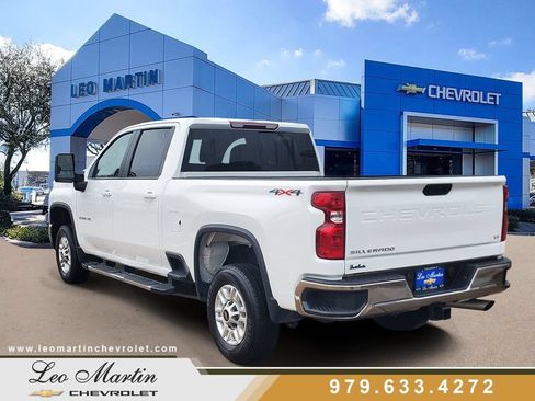 Used 2025 Chevrolet Silverado 2500 LT w/ Convenience Package AWD/4WD image 4