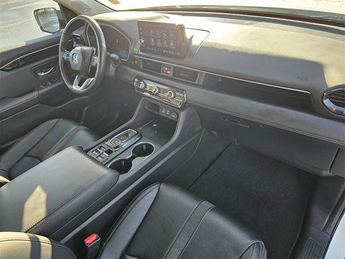 Used 2023 Honda Pilot Touring image 10