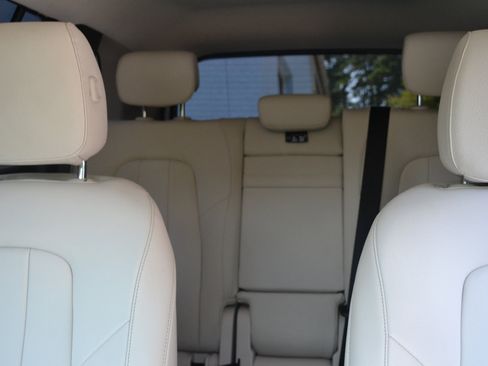 Used 2023 Mercedes-Benz GLB 250 image 38