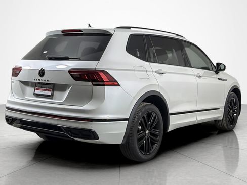 Used 2022 Volkswagen Tiguan SE R-Line image 5