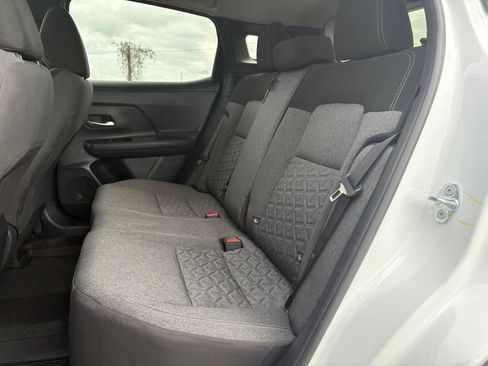 Used 2025 Nissan Kicks SV AWD/4WD image 14