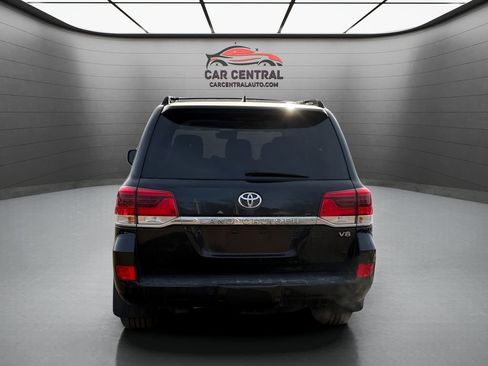 Used 2016 Toyota Land Cruiser w/ Four Season Floor Mat Package image 4