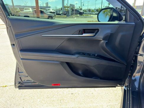Used 2025 Toyota Camry SE FWD image 11