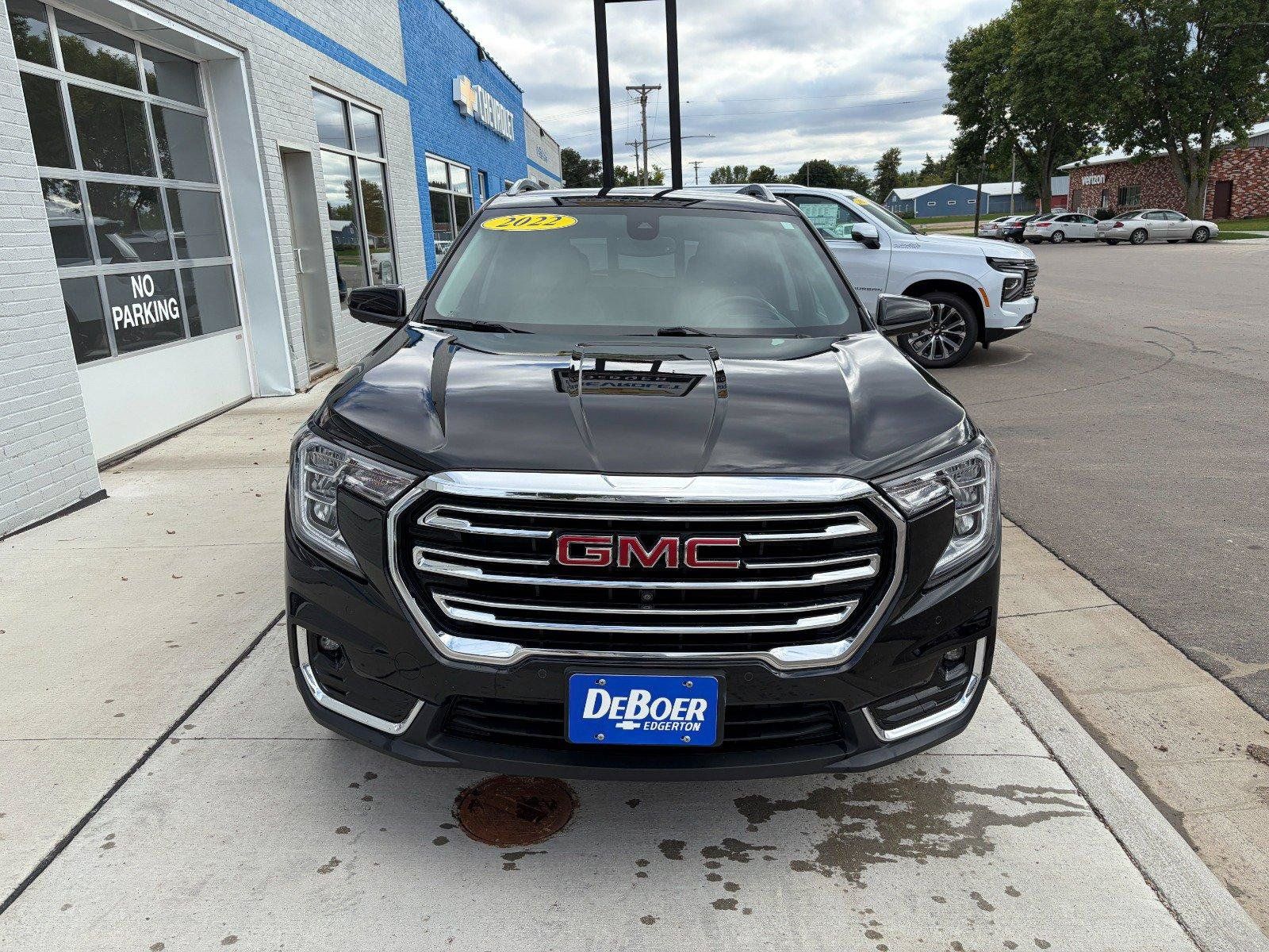 Used 2022 GMC Terrain SLT w/ Infotainment Package II AWD/4WD image 7