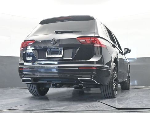 Used 2020 Volkswagen Tiguan SE R-Line image 66