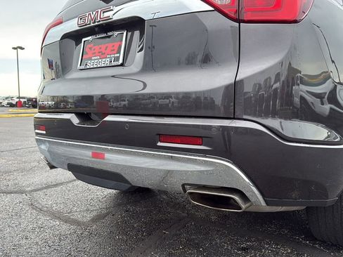 Used 2017 GMC Acadia Denali w/ Technology Package FWD image 9