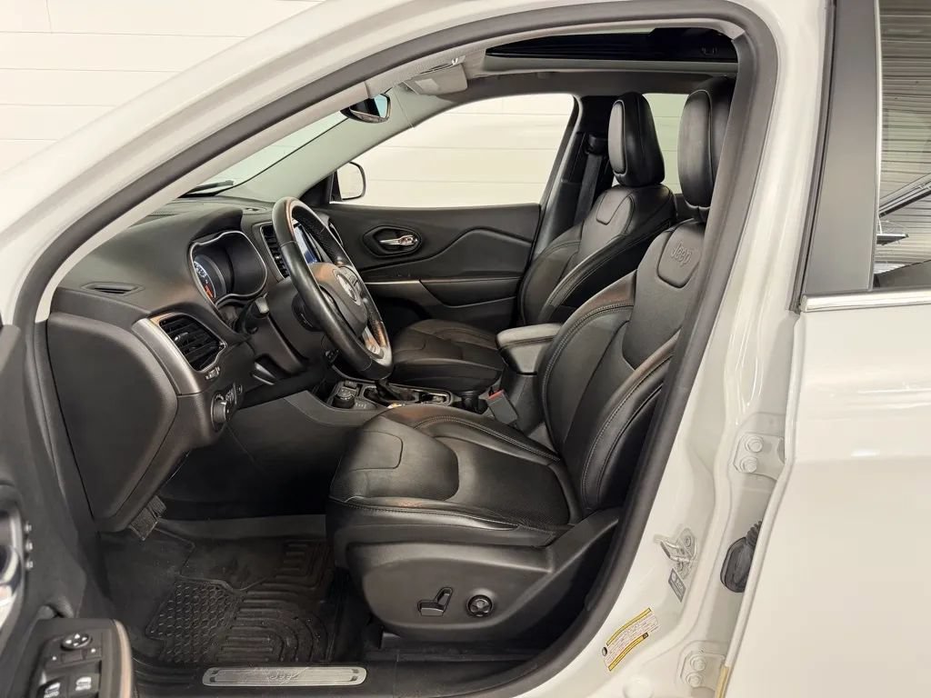Used 2021 Jeep Cherokee Limited AWD/4WD image 12