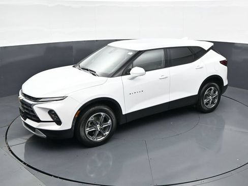 Used 2025 Chevrolet Blazer LT FWD image 34