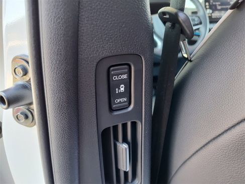 Certified 2025 Honda Odyssey Touring image 39