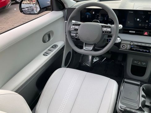 Used 2025 Hyundai Ioniq 5 Limited image 39