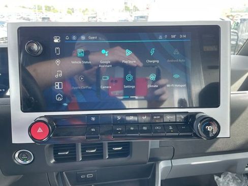 New 2025 Chevrolet Brightdrop 400 w/ Battery Pack, Max Range AWD/4WD image 4
