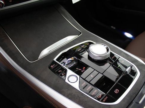 New 2026 BMW X5 xDrive50e image 16