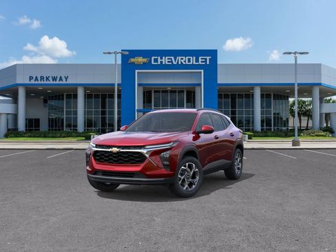 New 2026 Chevrolet Trax LT w/ Driver Confidence Package FWD image 8