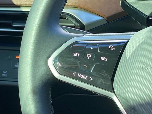 Certified 2024 Volkswagen ID.4 Standard image 6