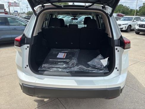 New 2026 Nissan Rogue SV FWD image 7