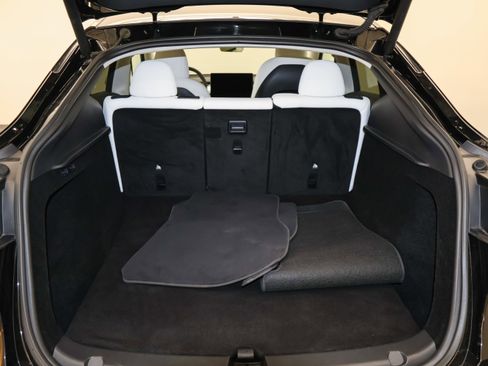 Used 2023 Tesla Model Y Performance image 11