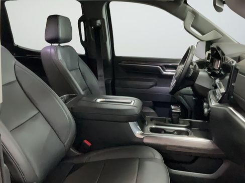 Used 2022 Chevrolet Silverado 1500 LTZ w/ LTZ Convenience Package II AWD/4WD image 20