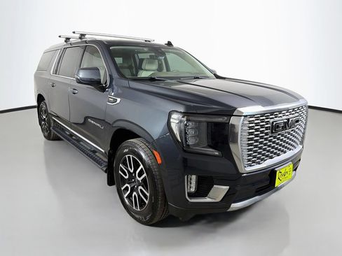 Used 2021 GMC Yukon XL Denali w/ Denali Premium Package AWD/4WD image 4
