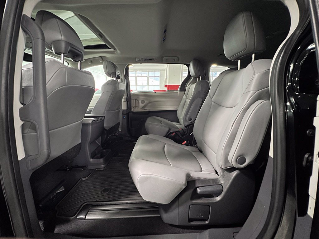 Certified 2023 Toyota Sienna XLE w/ XLE Plus Package FWD image 15