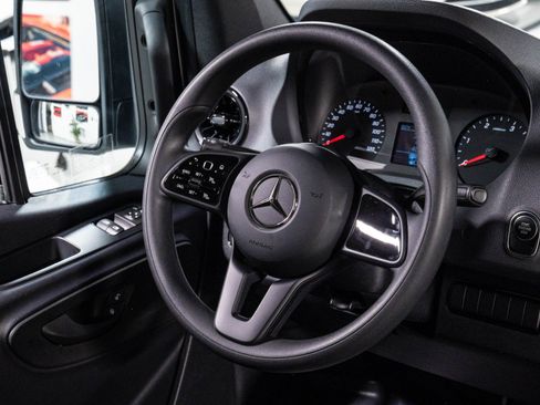 Used 2021 Mercedes-Benz Sprinter 2500 w/ Driver Convenience Package image 11
