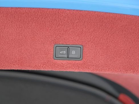 Used 2022 Lamborghini Urus image 46