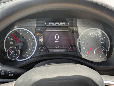 New 2026 RAM 1500 Express AWD/4WD image 17