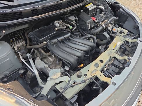 Used 2013 Nissan Versa FWD image 13