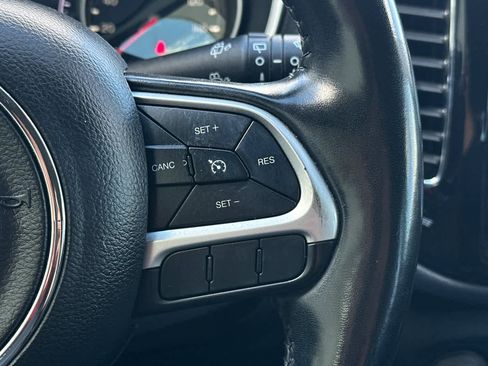 Used 2021 Jeep Compass Latitude w/ Sun and Sound Group AWD/4WD image 27