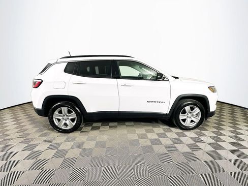 Used 2022 Jeep Compass Latitude image 11