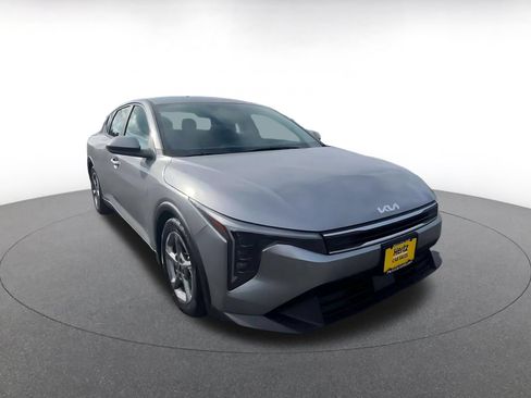Used 2025 Kia K4 FWD image 3