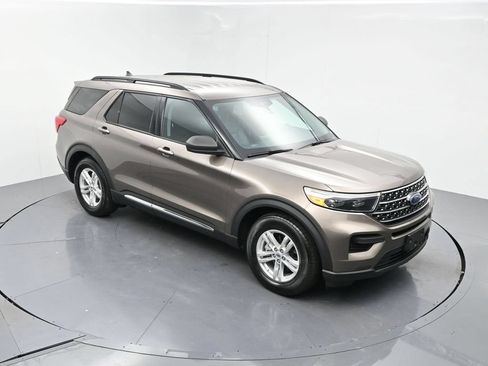 Used 2021 Ford Explorer XLT RWD image 19