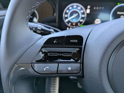 New 2025 Hyundai Elantra SEL image 18