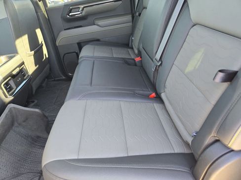 Used 2023 Chevrolet Silverado 1500 ZR2 w/ Technology Package AWD/4WD image 18