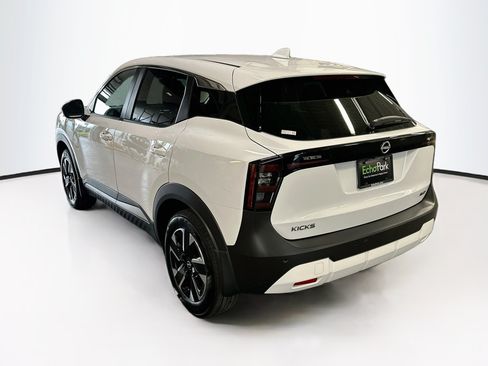 Used 2025 Nissan Kicks SV AWD/4WD image 5