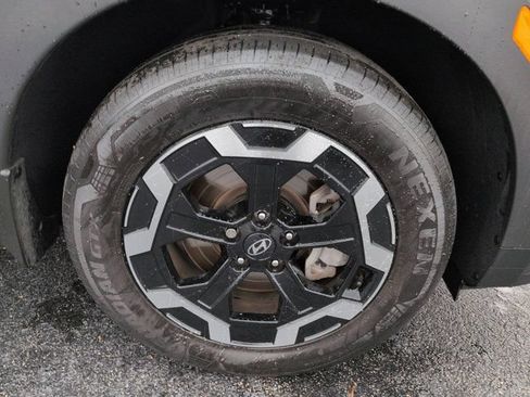 Certified 2025 Hyundai Santa Fe SE FWD image 11