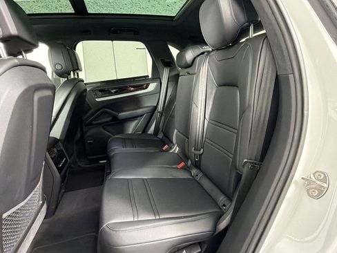 Certified 2024 Porsche Cayenne S AWD/4WD image 18